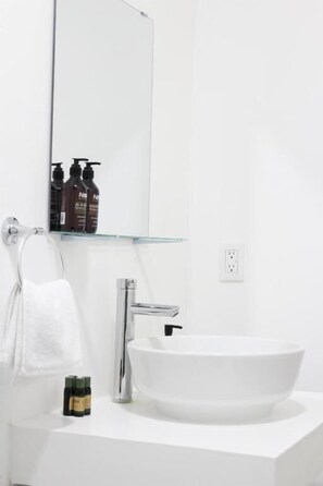 ห้องคอมฟอร์ทดับเบิล, วิวสวน | ห้องน้ำ