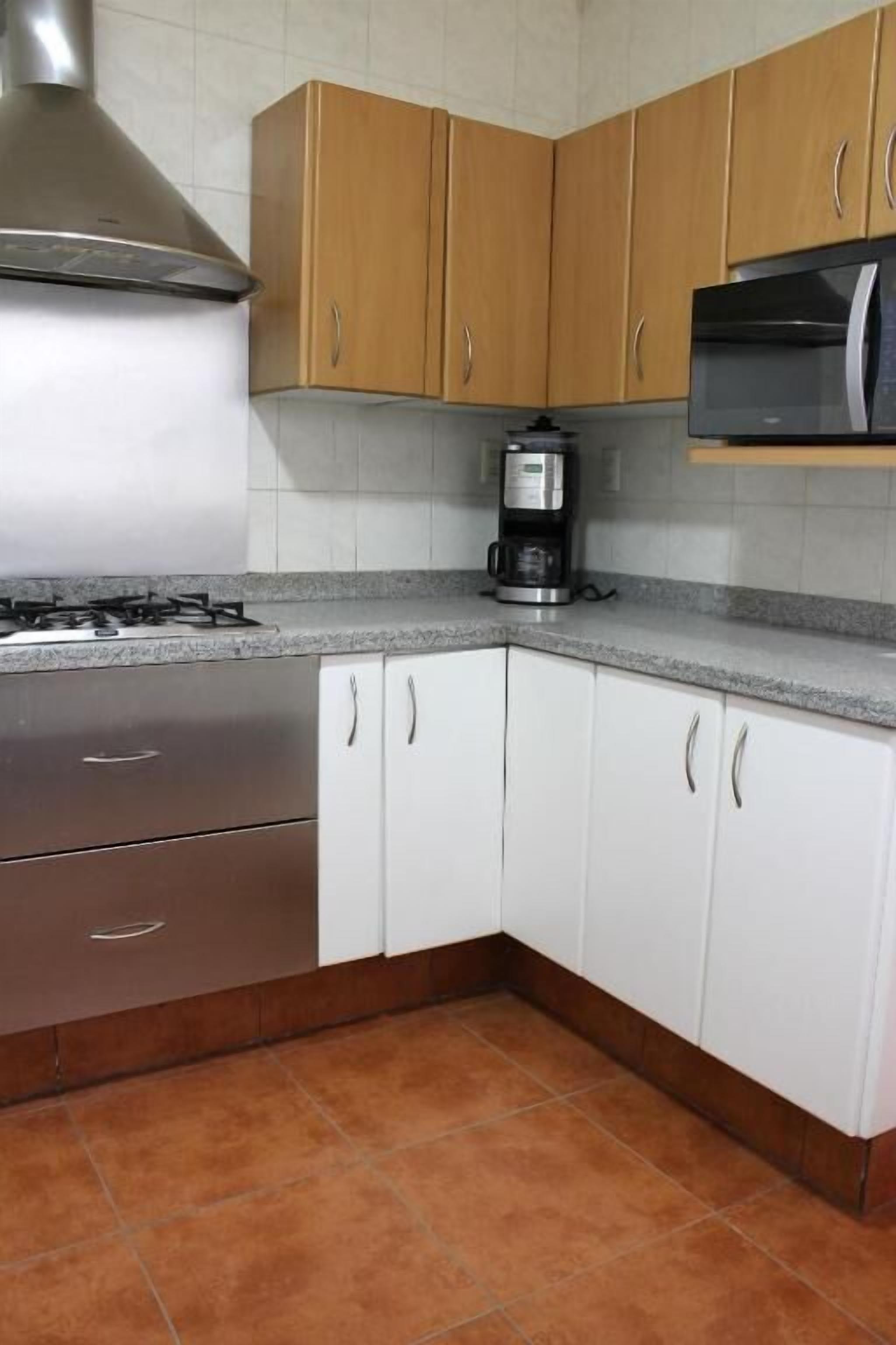 Departamento familiar, patio, vista al jardín | Cocina privada