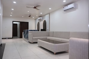 Interior - Manjushree Hotel & Resort (Ujjain)