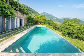 Piscina all'aperto
