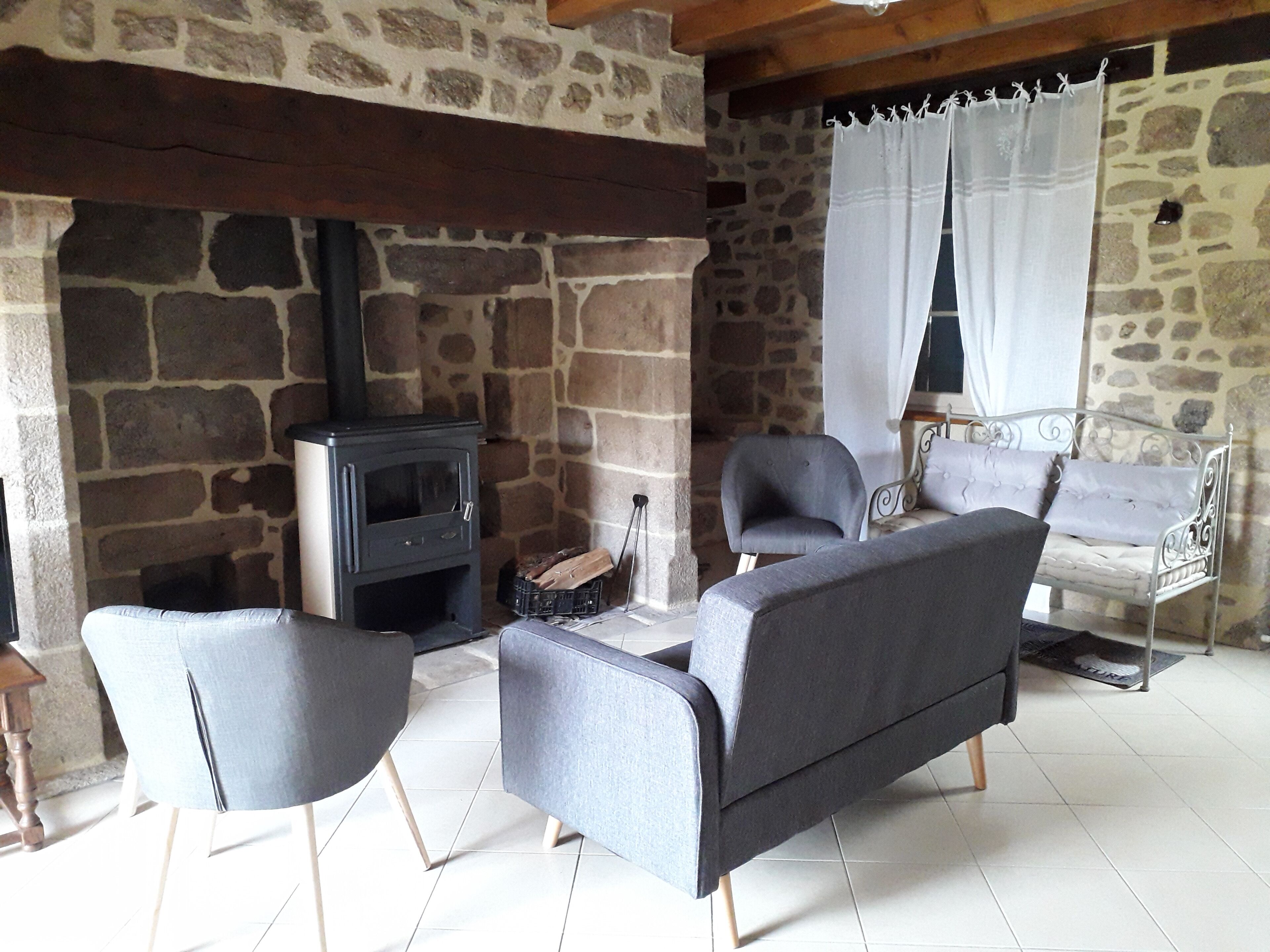 Télévision, cheminée