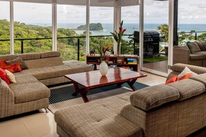 Interior - OUTSTANDING LUXURY, BREATHTAKING VIEWS, 150MB WIFI (Quepos)