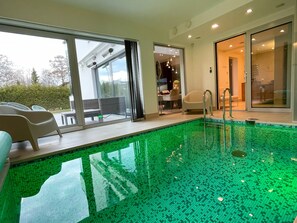 Indoor pool, a heated pool - Magnolia 4-Bedroom House with Indoor Pool & Sauna (Tallinn)