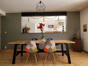 Dining - Vrbo Property (Lambesc)
