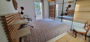 Room - Vrbo Property (Lambesc)