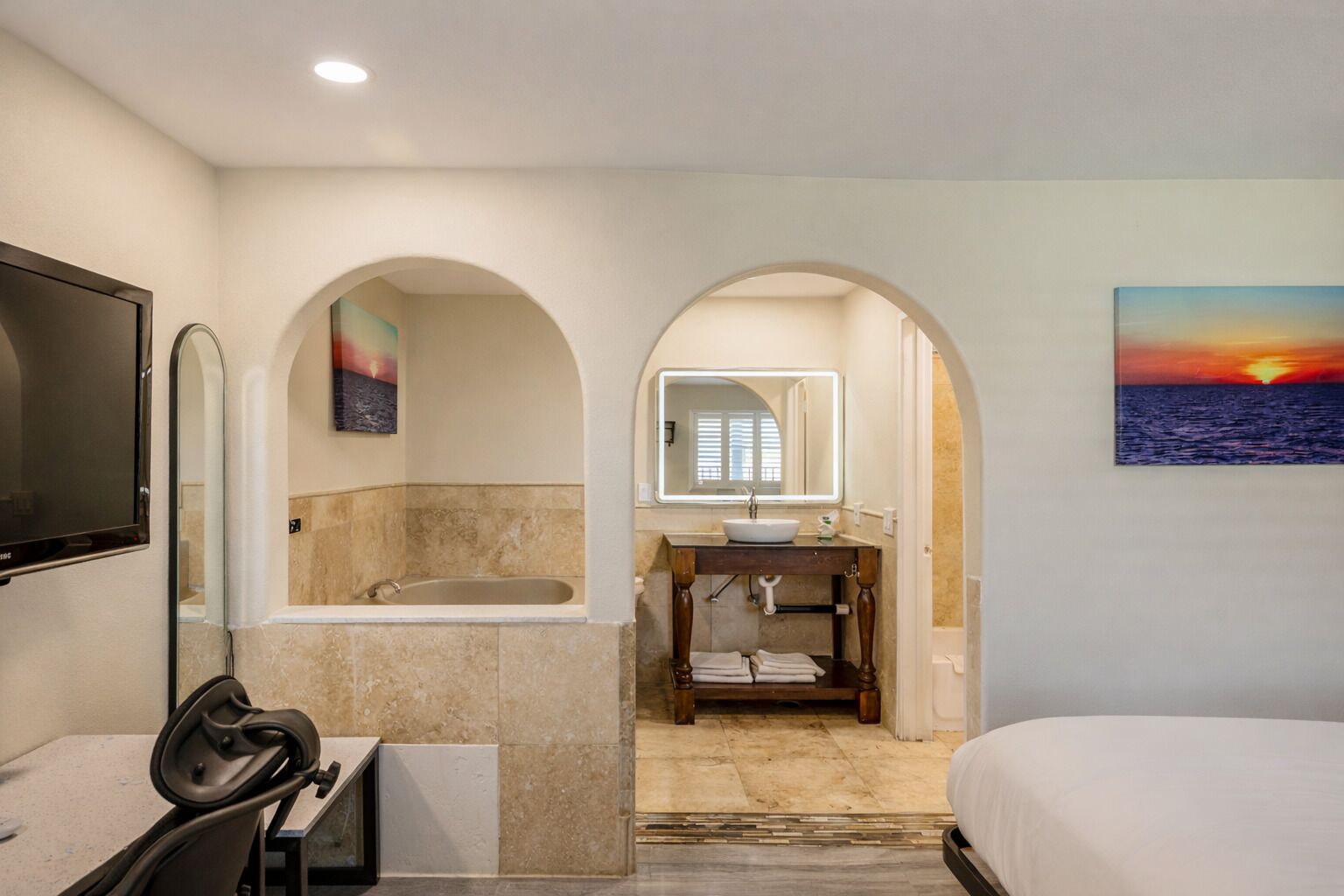 Superior Room, Mobility Accessible | Desk, free WiFi