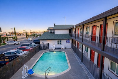 Avenida VIctorville by Aurelia
