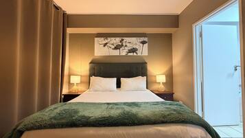 1 bedroom, iron/ironing board, internet, bed sheets