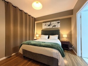 1 bedroom, iron/ironing board, Internet, bed sheets - Cozy 1-bedroom apartment with AC in The Island Club (Cape Town)