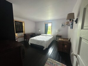 3 chambres, fer et planche à repasser, Wi-Fi gratuit, draps fournis
