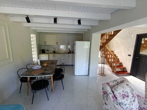 Deluxe villa, uitzicht op zwembad | Interieur