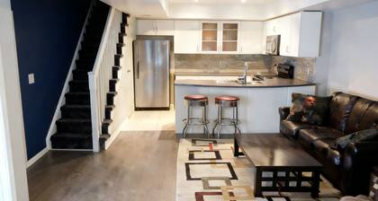 Cozy townhome mere steps away from the Toronto Stadium and nightlife