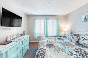 Iron/ironing board, WiFi, bed sheets - King Bed - Free Tennis - 3 Pools - Beachfront (Hilton Head Island)