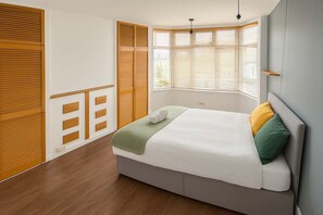 WiFi, bed sheets - Family-Friendly 4-Bedroom Retreat in Central Bristol (Bristol City)