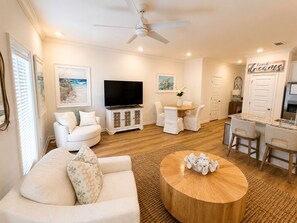 TV - Orange Beach Getaway | Sleeps 10 | Mins to Beach & Wharf (Orange Beach)