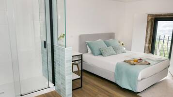 Acceso a internet y ropa de cama