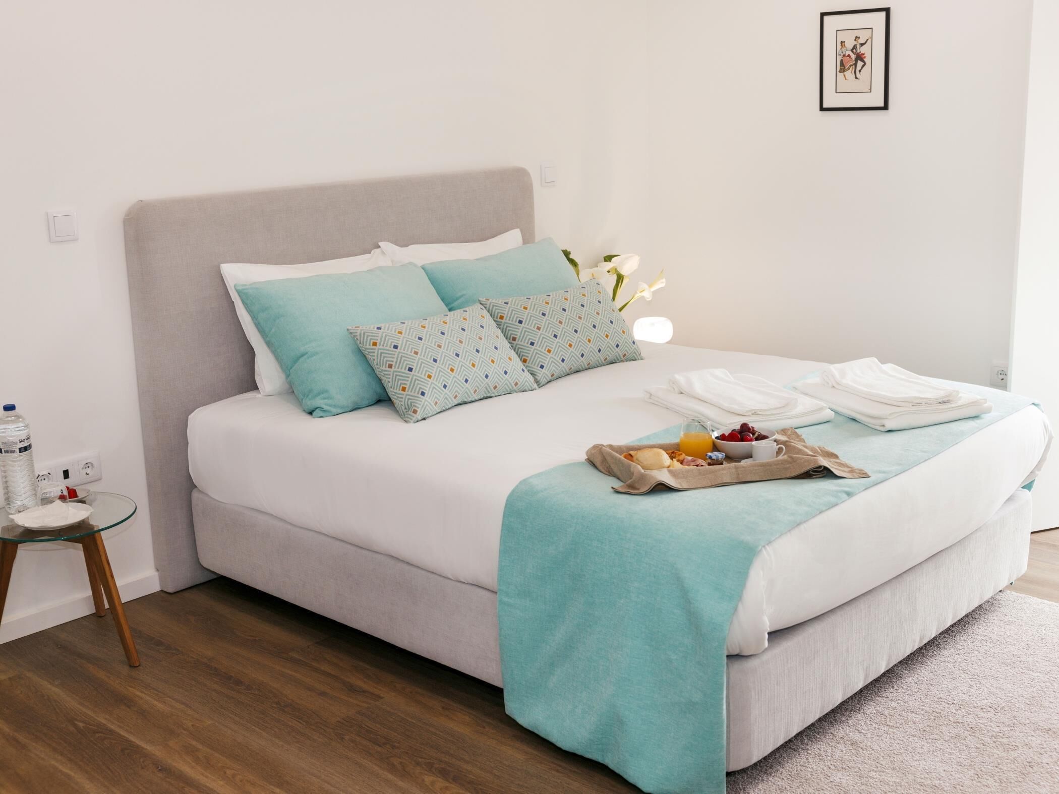 Internet, bed sheets