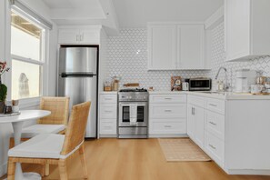Fridge, microwave, oven, stovetop - Bright Coastal Studio w/ Modern Kitchen (Manhattan Beach)