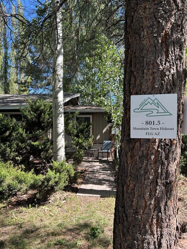 Sweet studio apartment in Flagstaff, perfect for your getaway- great location