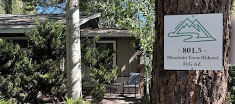 Sweet studio apartment in Flagstaff, perfect for your getaway- great location