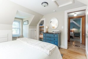 2 slaapkamers, een strijkplank/strijkijzer, reisbedje, wifi