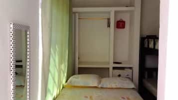 Chambre, balcon, vue jardin
