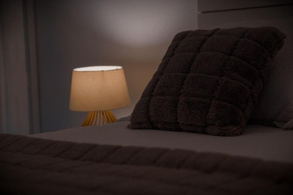 Deluxe-Suite, 1 King-Bett, Gartenblick | Zimmersafe, Schreibtisch, laptopgeeigneter Arbeitsplatz