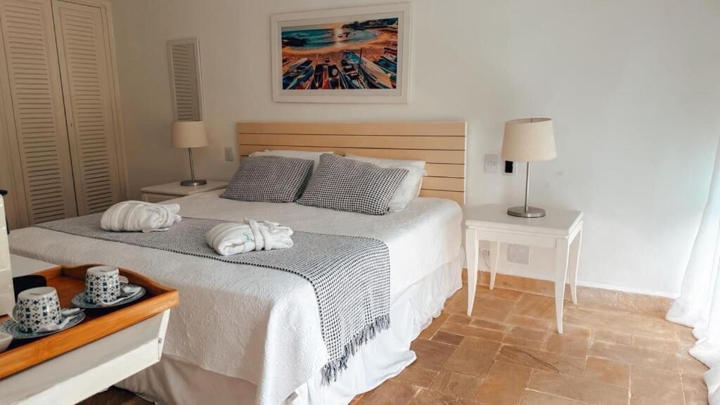 Caja de seguridad en la habitación y escritorio 