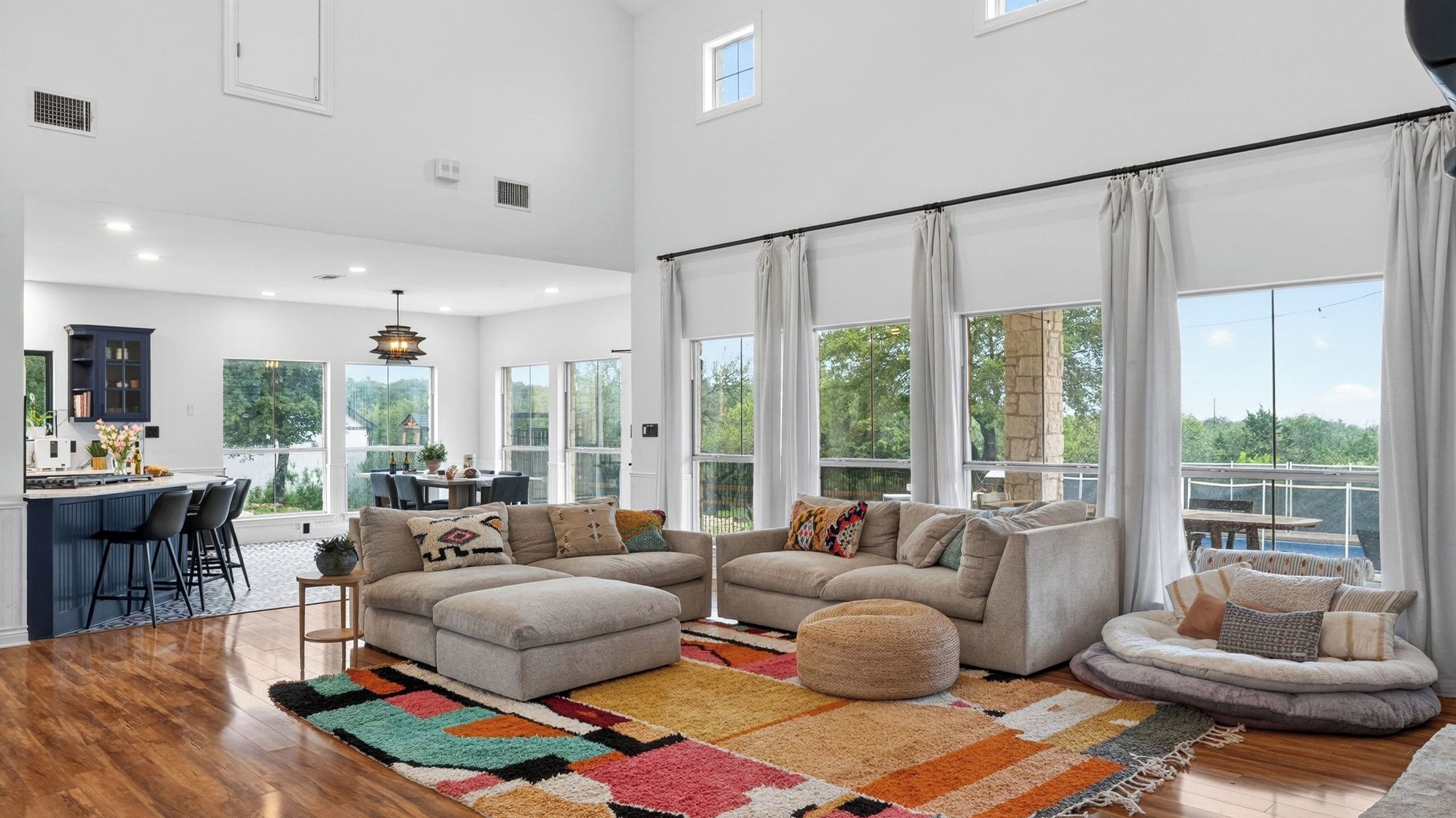 House (5 Bedrooms) | Interior