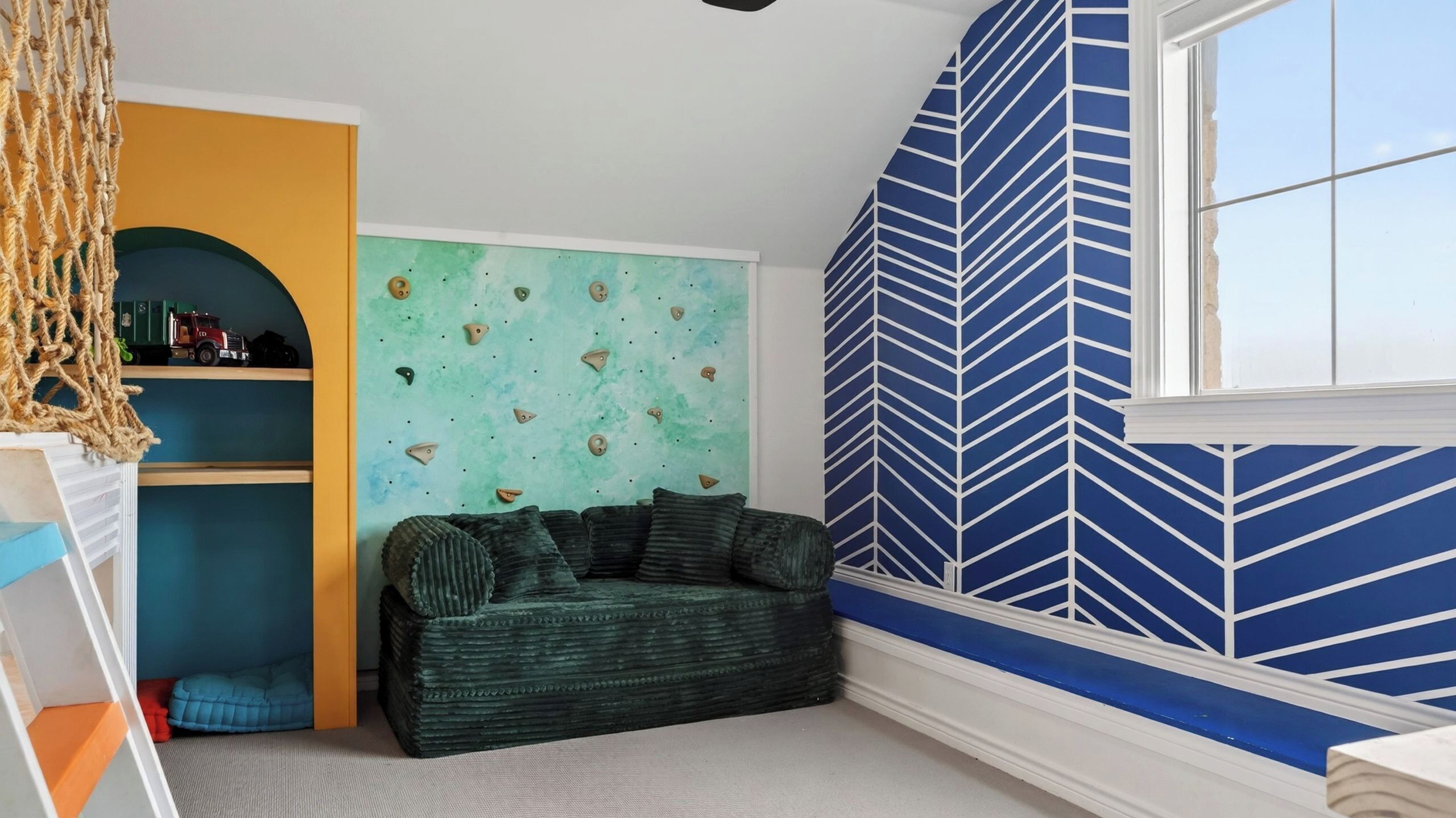 House (5 Bedrooms) | Interior