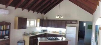 Located in Baby Beach • Cute 2BR/1BA Casita • Walk to Baby & Rodgers Beach