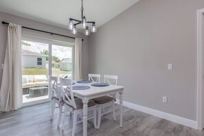 Dining - ‼️Citrus Springs 3BR - Gulf & Springs 30 Min (Citrus Springs)