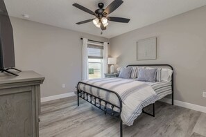 3 Schlafzimmer, Zimmersafe, Bügeleisen/Bügelbrett, WLAN