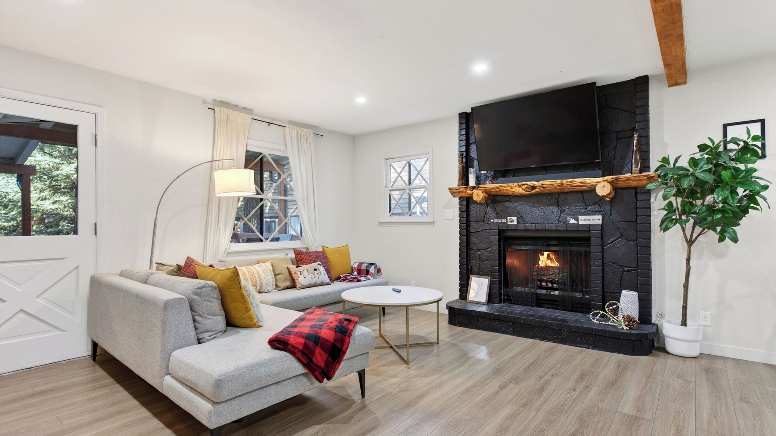 House (3 Bedrooms) | Interior