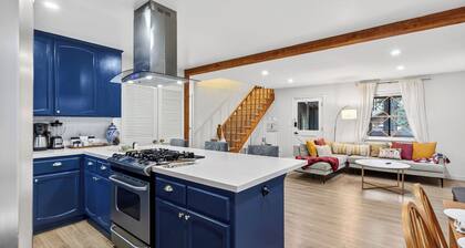 Angeles Boulevard by Avantstay Striking Mountain Home + Fire Pit + Foosball + 2 Living Areas Near Big Bear Mountain Resort + Village + Lake