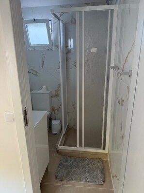 Bruser, håndklæder, Sæbe, Toiletpapir
