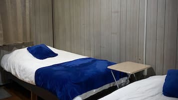 Basic Twin Room | Free WiFi, bed sheets