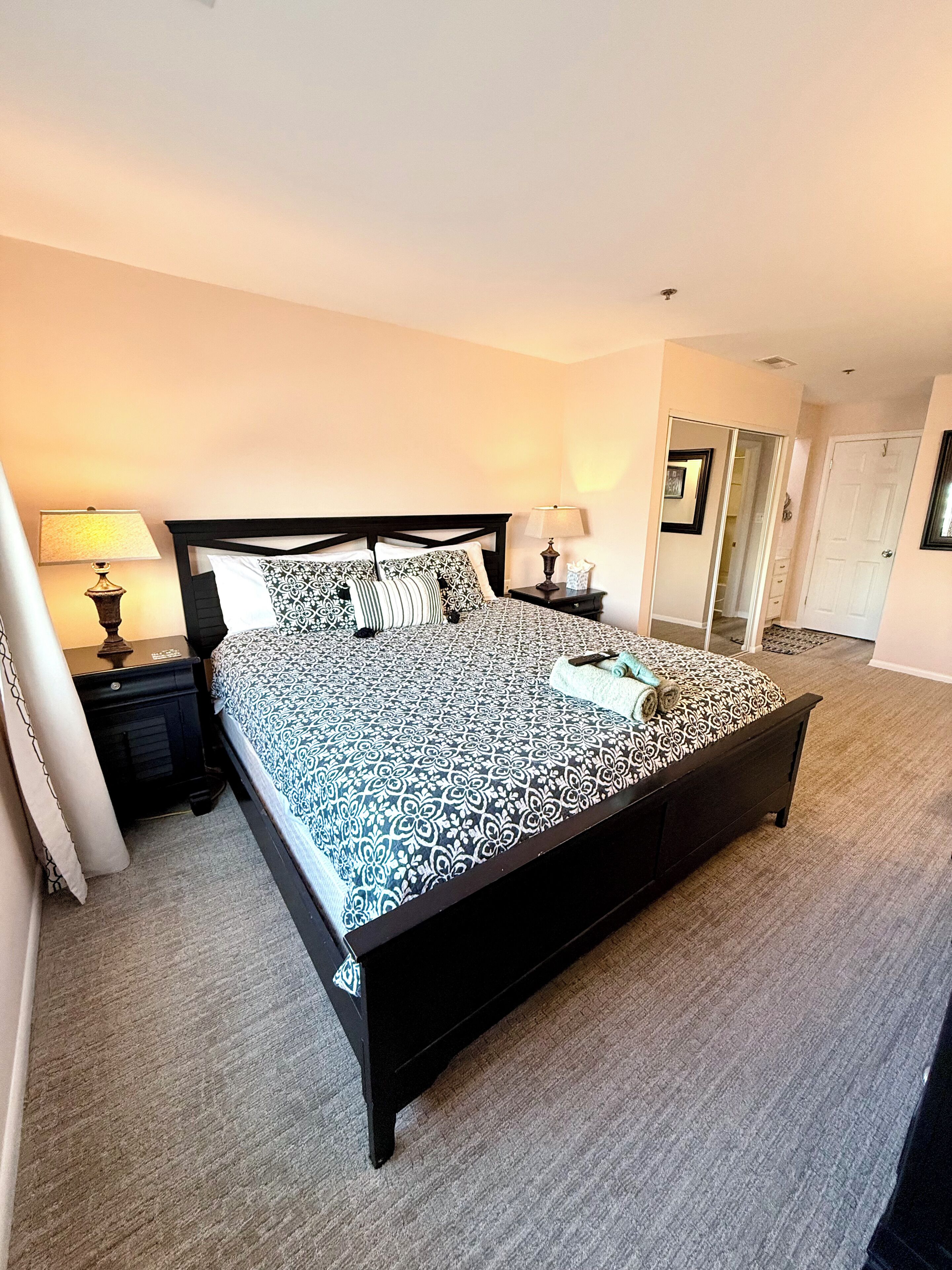 Iron/ironing board, WiFi, bed sheets