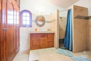 Shower, hair dryer, shampoo - Rooftop Views & Sunsets, Steps to the Malecón (La Paz)