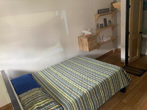 Bügeleisen/Bügelbrett, kostenloses WLAN