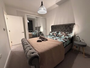 1 bedroom, iron/ironing board, WiFi, bed sheets - HRF Barking Apartments (Barking)