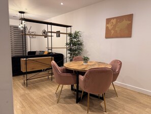 Dining - HRF Barking Apartments (Barking)