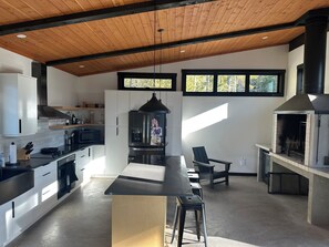 Private kitchen - Modern-Japanese Inspired - Indoor/Outdoor Luxury Rental (Riondel)