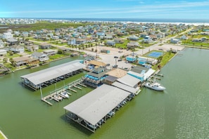 Marina - Island Time - Breezy Covered Porch, Coastal Modern (Galveston)