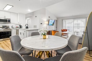 Dining - Bright 2BR Retreat Close to Montrose (Houston)