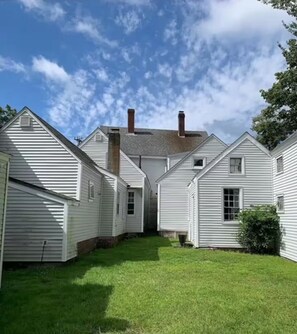 Exterior - Walk to Town 4BR, 200yr old home! #1 (Brunswick)