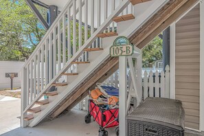 Property grounds - 4-bedroom townhome in Garden City Beach close to beach access with private pool (Murrells Inlet)