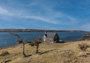 Exterior - A secluded Skye boathouse where rugged beauty meets refined coastal living. (Skye)