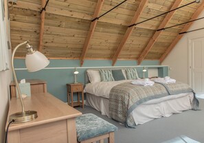 Room - A secluded Skye boathouse where rugged beauty meets refined coastal living. (Skye)