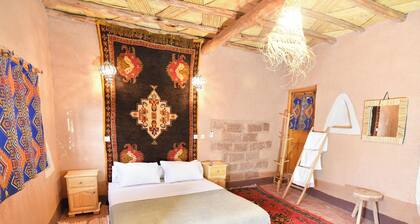 Room with garden and private terrace in the heart of the palm grove